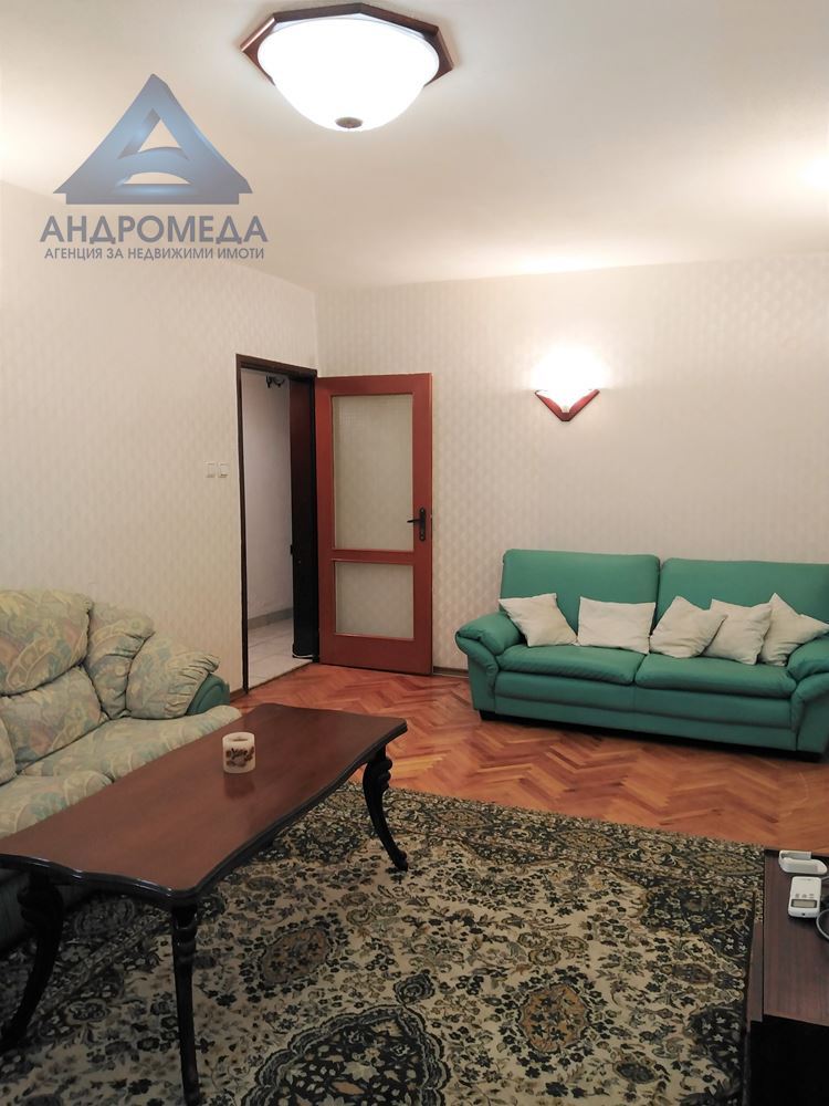 Дава под наем тристаен апартамент - 0