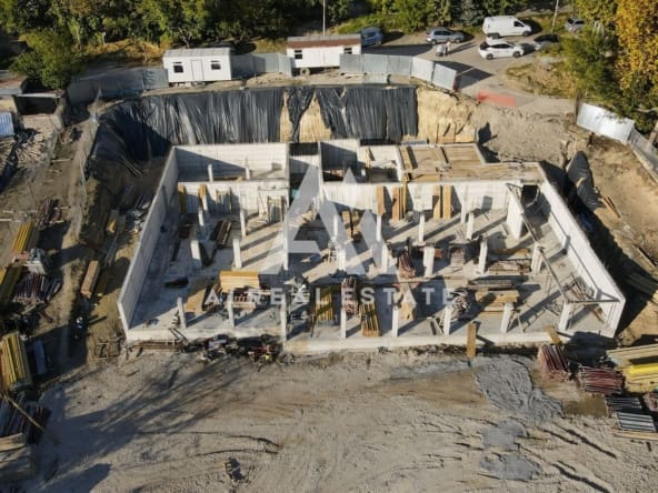 Тристаен в Саут Вю Резиденс - Дружба1 - 0