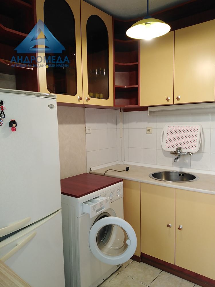 Дава под наем тристаен апартамент - 0