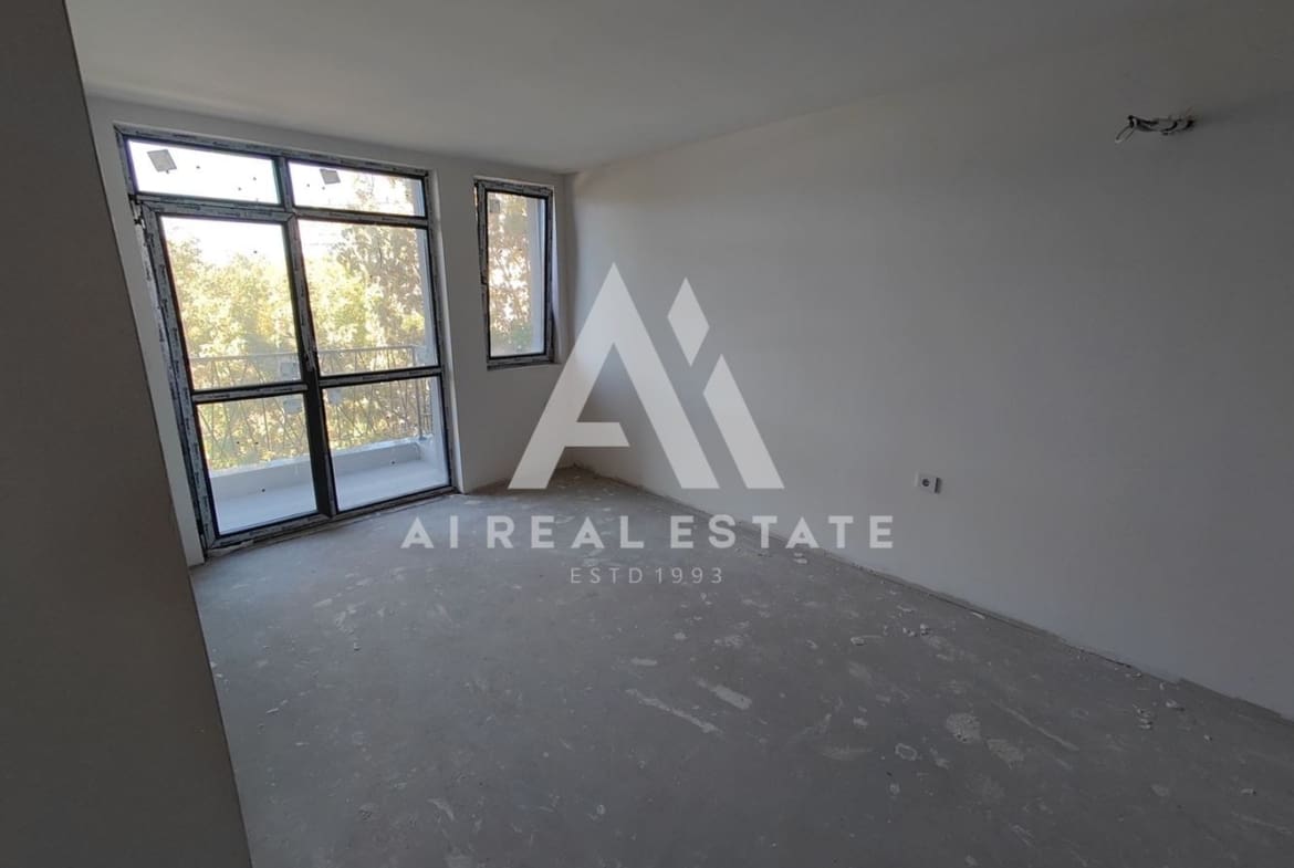 Тристаен апартамент в идеалния център на гр. Плевен! - 0