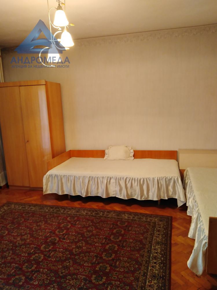 Дава под наем тристаен апартамент - 0