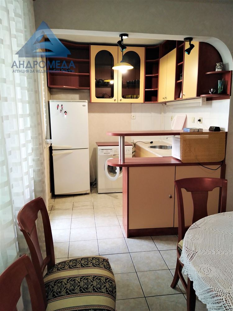 Дава под наем тристаен апартамент - 0