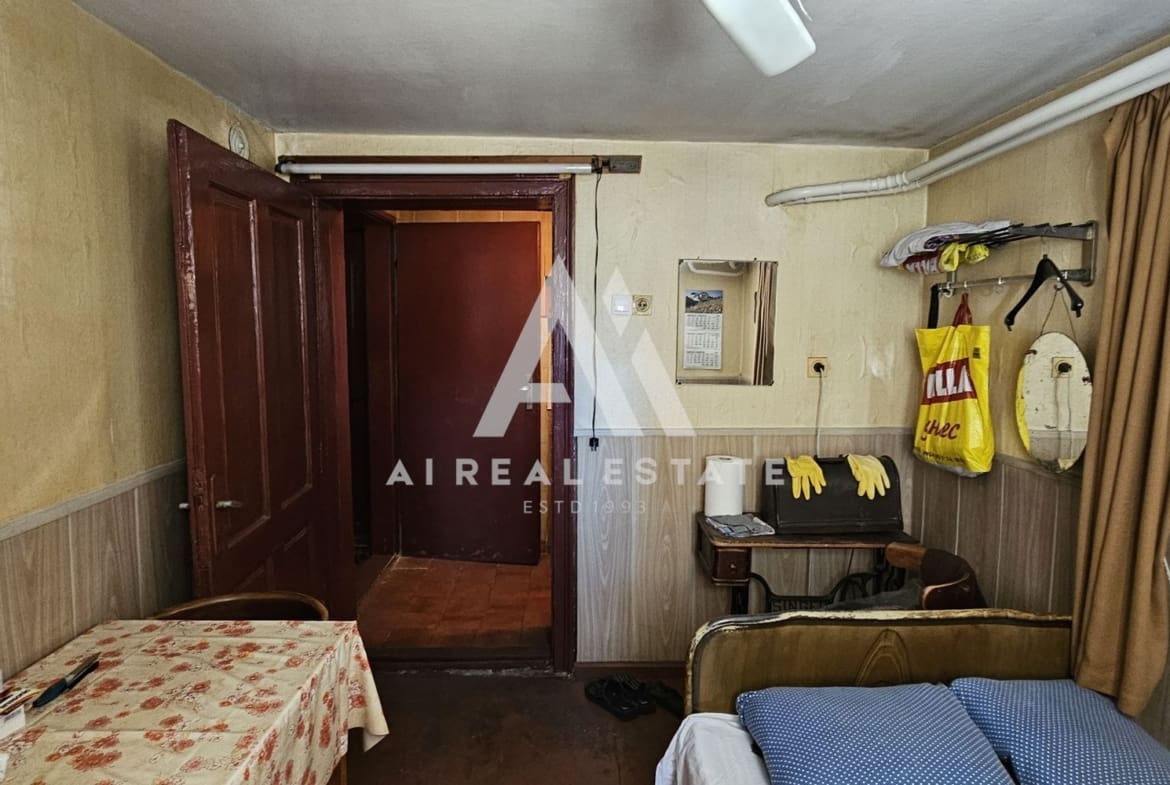 Просторен 3-стаен апартамент в сърцето на Плевен - 0