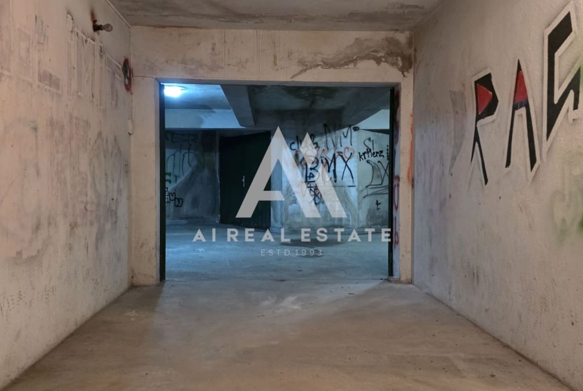 Подземен гараж, разположен на ниво -1 - 0