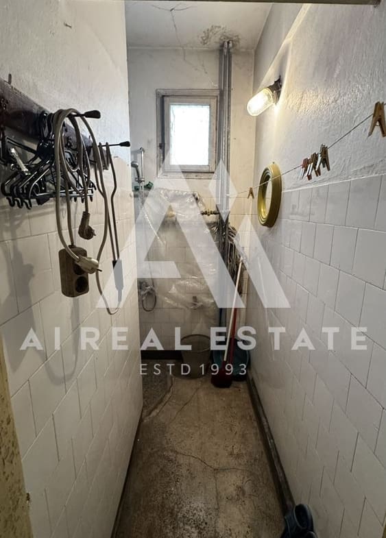 Просторен 3-стаен апартамент в сърцето на Плевен - 0