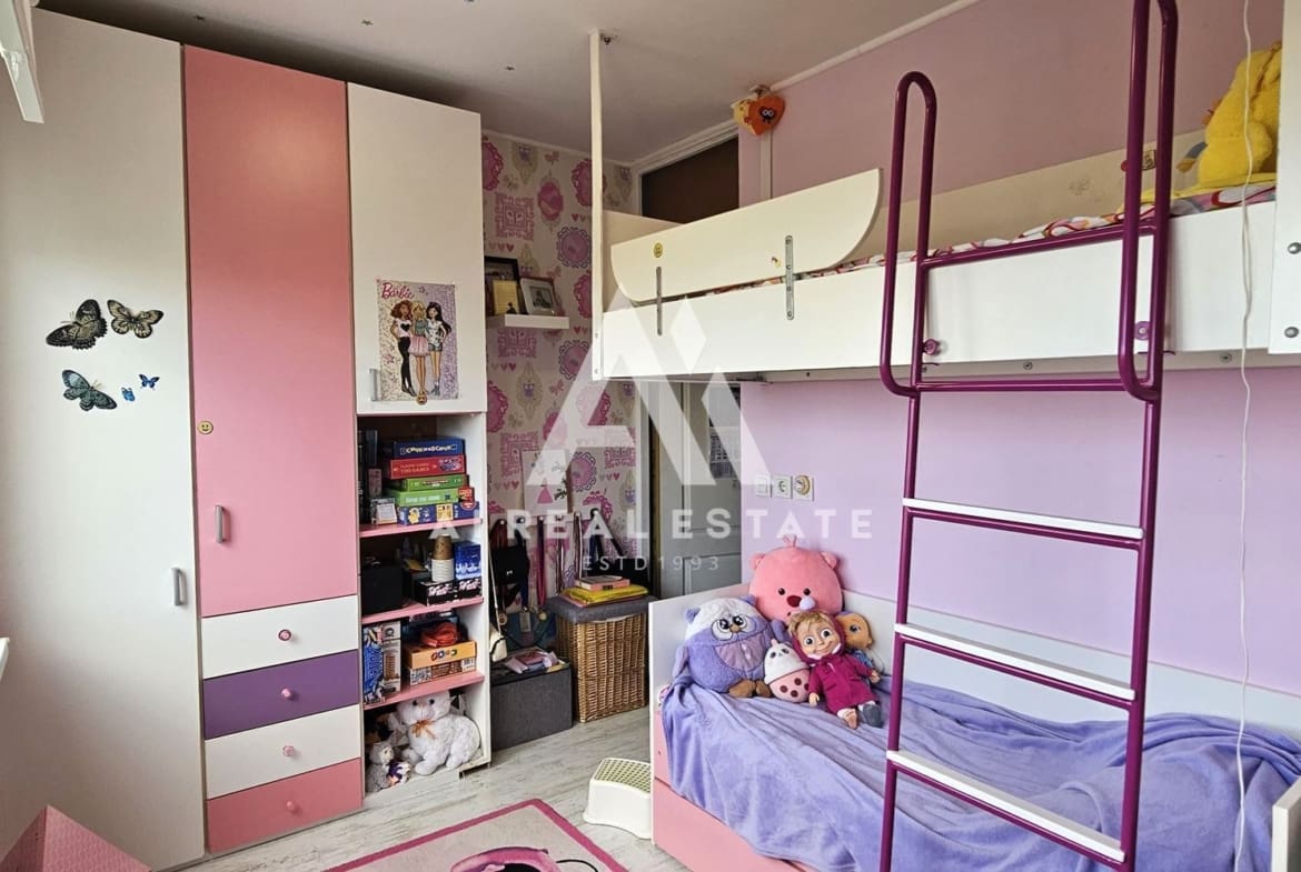 Слънчев тристаен апартамент в жк. Младост 4 - 0