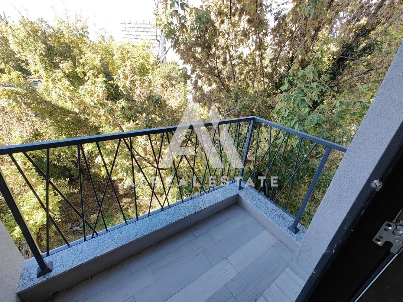 Тристаен апартамент в идеалния център на гр. Плевен! - 0