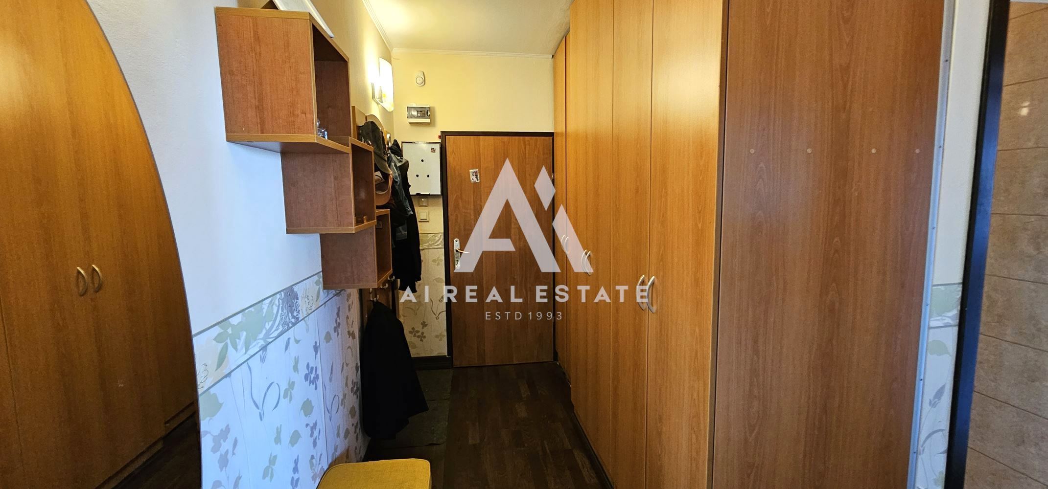 Слънчев тристаен апартамент в жк. Младост 4 - 0