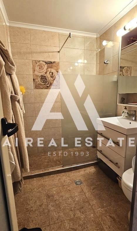 Слънчев тристаен апартамент в жк. Младост 4 - 0