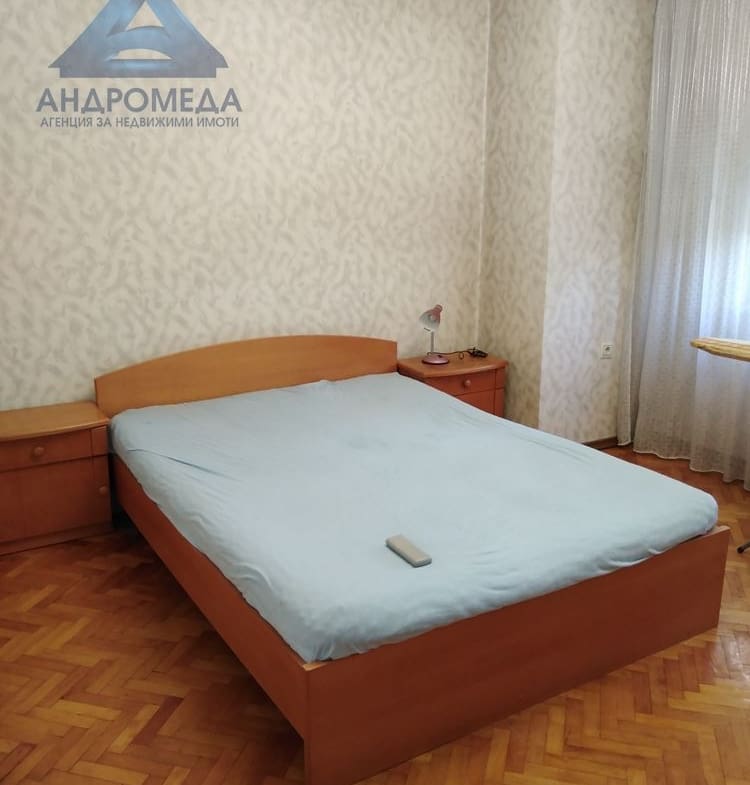 Дава под наем тристаен апартамент - 0