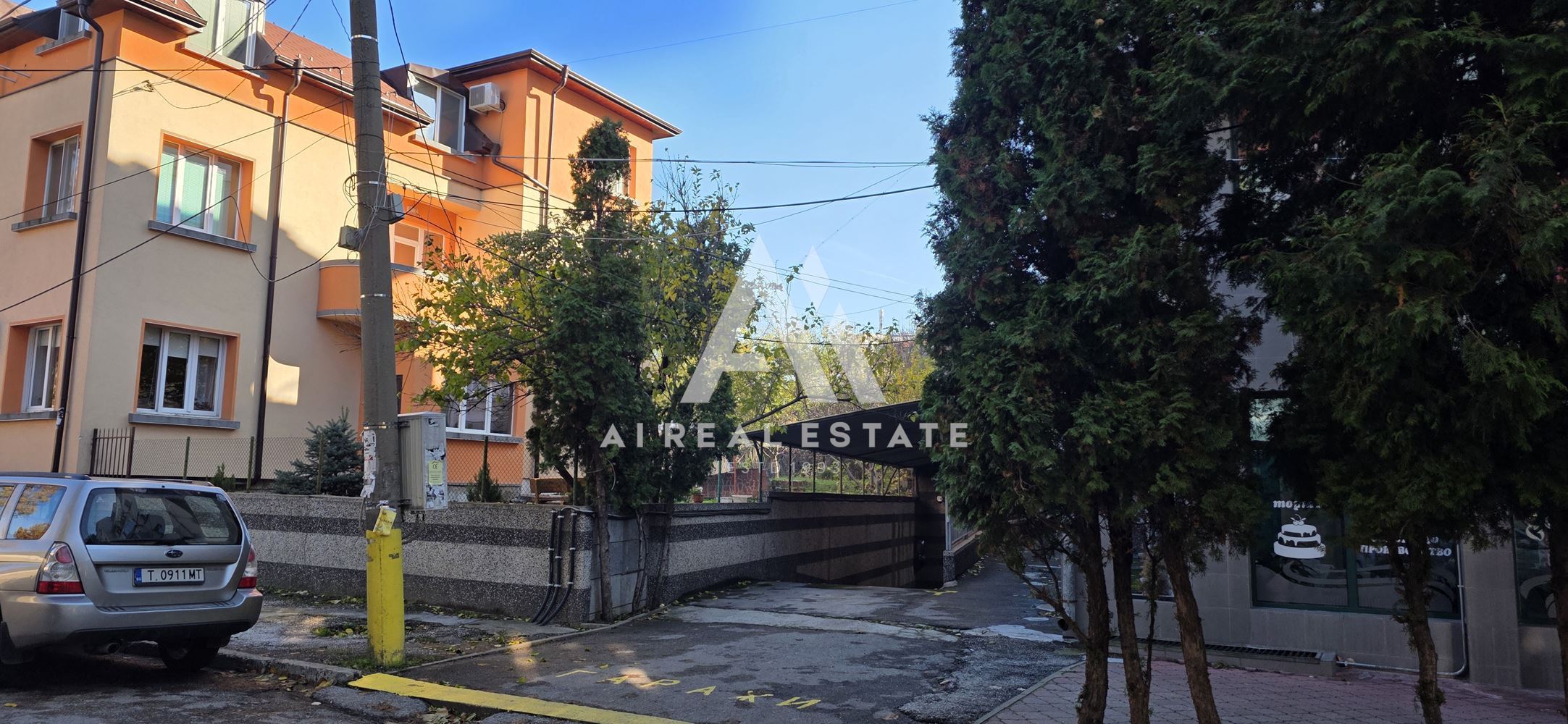 Подземен гараж, разположен на ниво -1 - 0