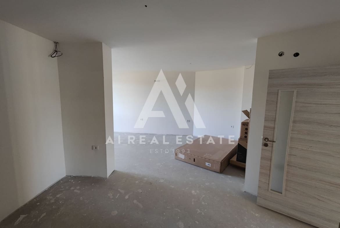 Тристаен апартамент в идеалния център на гр. Плевен! - 0