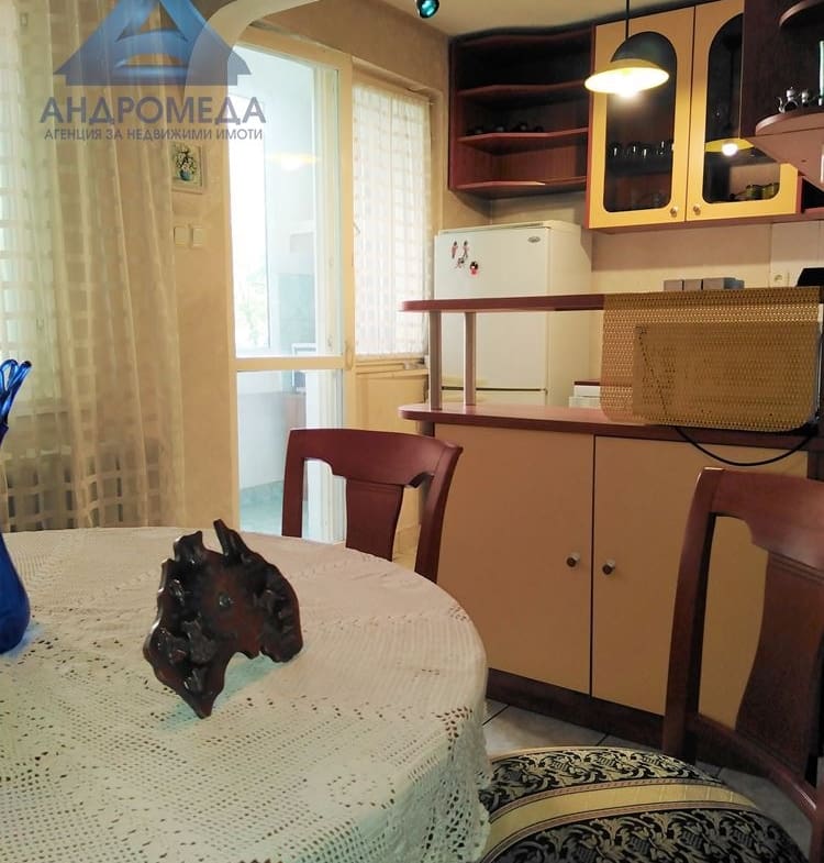 Дава под наем тристаен апартамент - 0