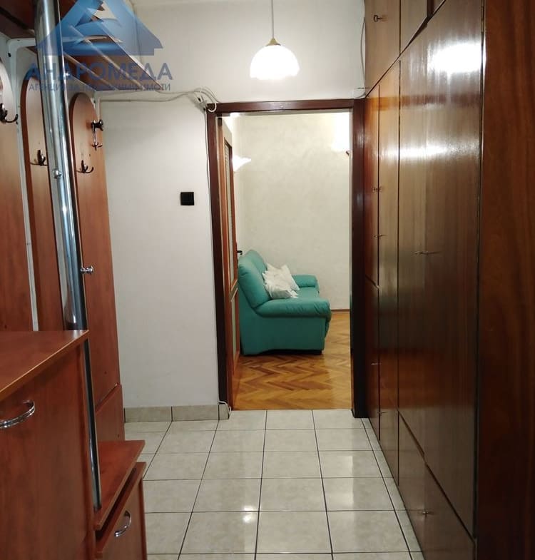 Дава под наем тристаен апартамент - 0