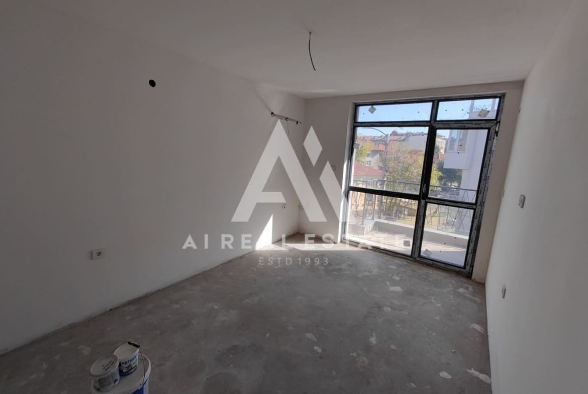 Тристаен апартамент в идеалния център на гр. Плевен! - 0