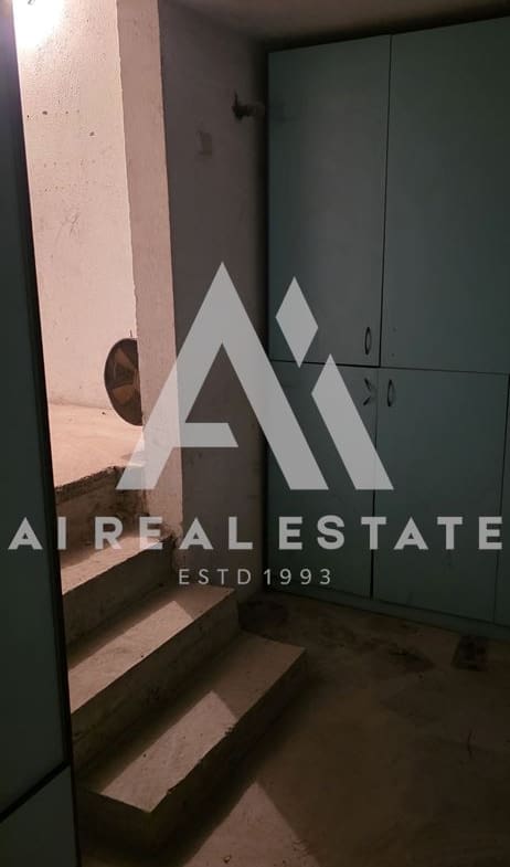 Подземен гараж, разположен на ниво -1 - 0