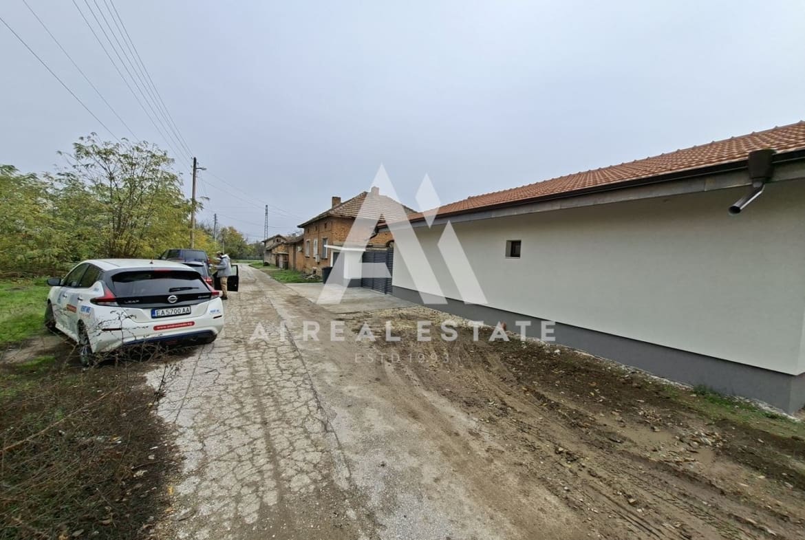 КЪЩА С ДВОР - 0