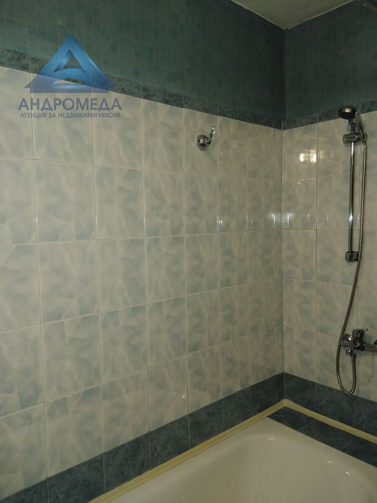 Дава под наем тристаен апартамент - 0