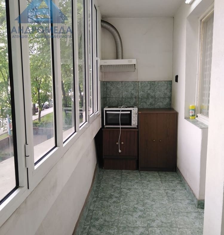 Дава под наем тристаен апартамент - 0