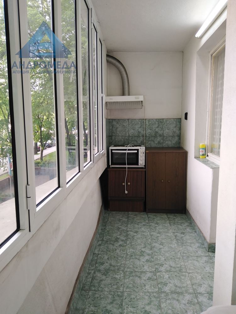 Дава под наем тристаен апартамент - 0