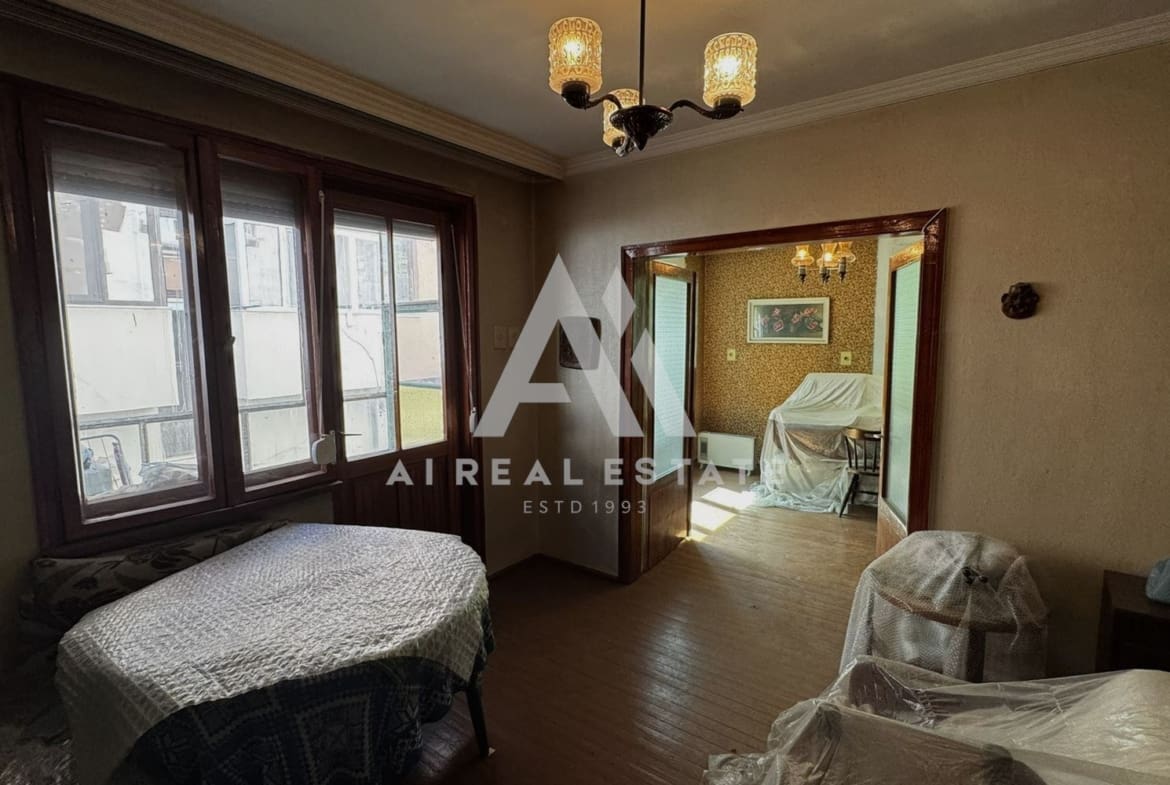 Просторен 3-стаен апартамент в сърцето на Плевен - 0