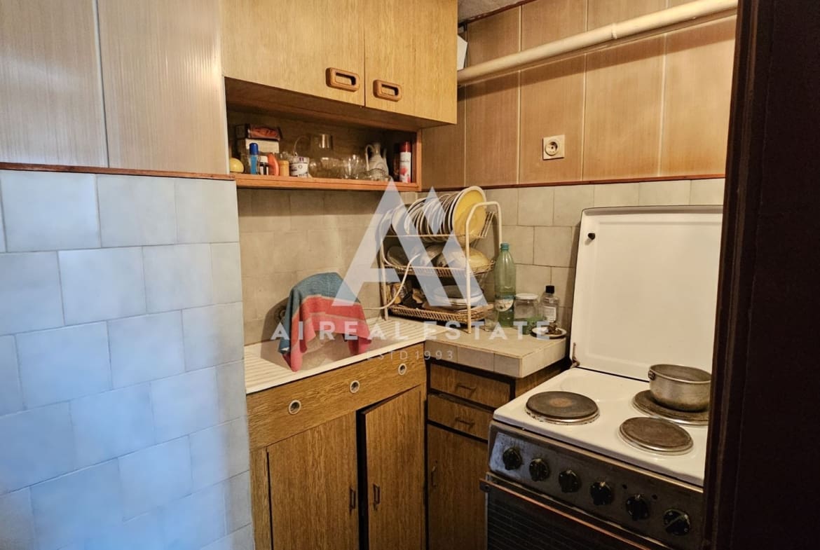 Просторен 3-стаен апартамент в сърцето на Плевен - 0