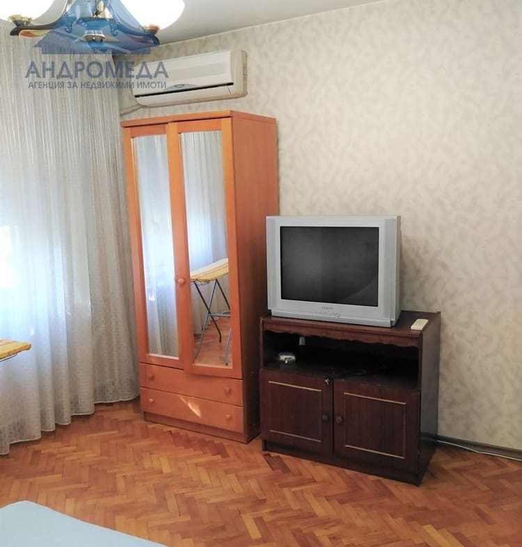 Дава под наем тристаен апартамент - 0