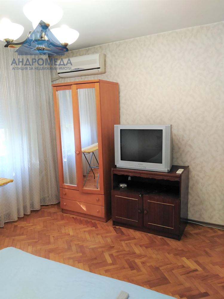 Дава под наем тристаен апартамент - 0