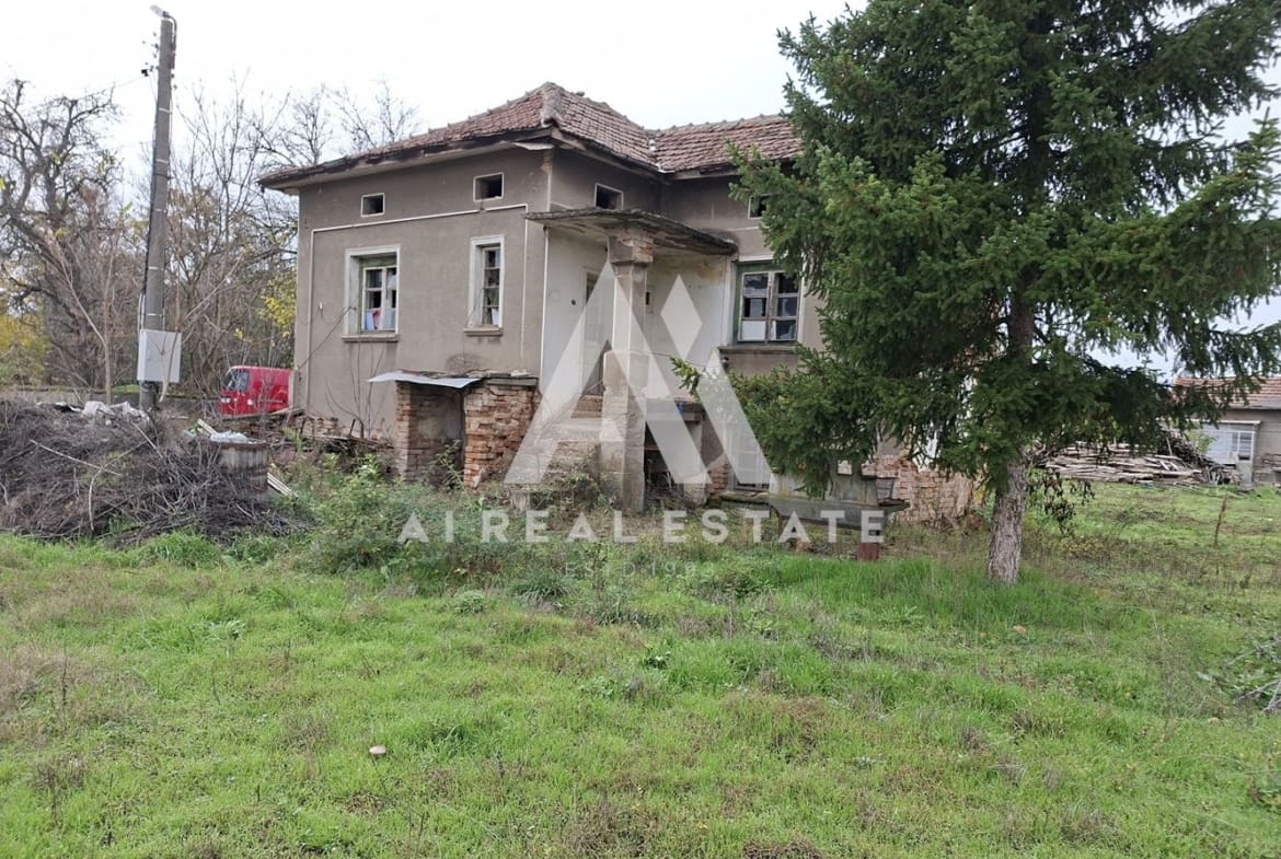 КЪЩА С ДВОР - 0