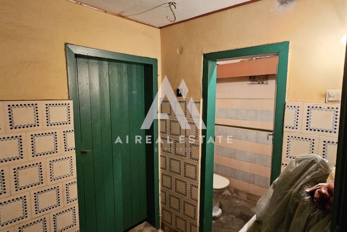 Просторен 3-стаен апартамент в сърцето на Плевен - 0