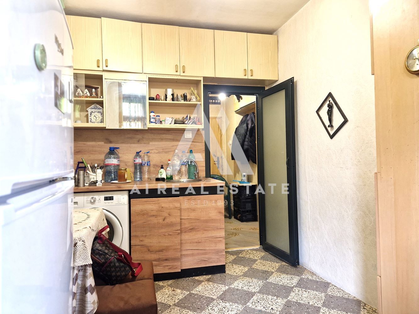 Продава гарсониера в ж.к. Сторгозия - 0