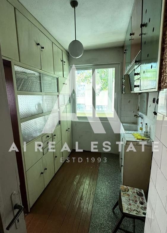 Просторен 3-стаен апартамент в сърцето на Плевен - 0