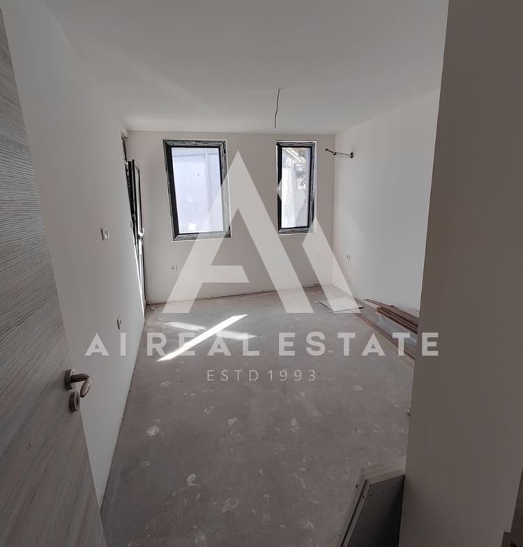 Тристаен апартамент в идеалния център на гр. Плевен! - 0