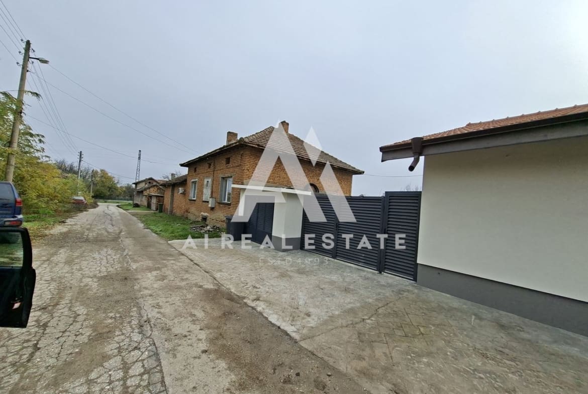 КЪЩА С ДВОР - 0