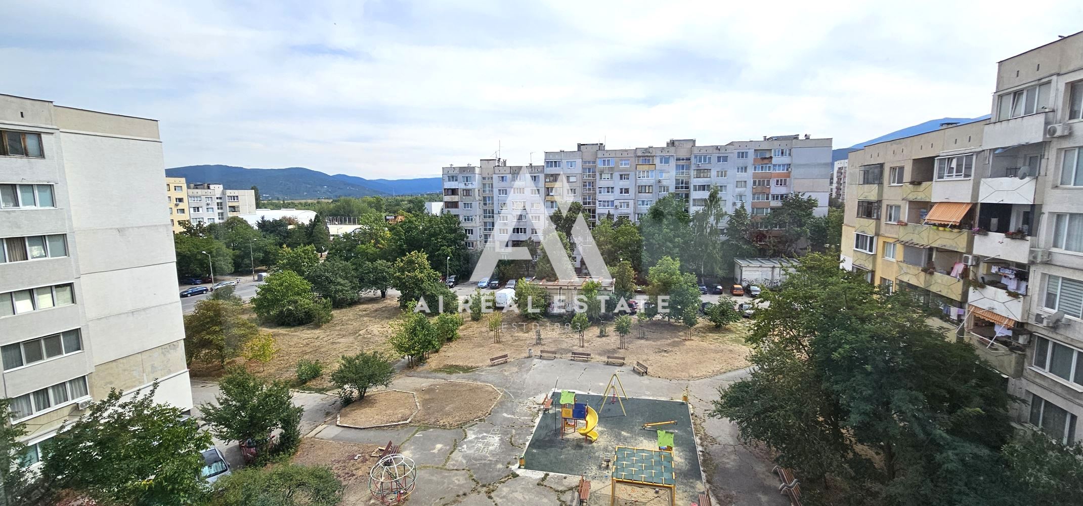 Слънчев двустаен апартамент в жк. Младост 4 - 0