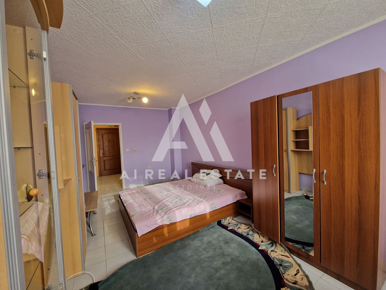 Дава под наем тристаен апартамент - 0