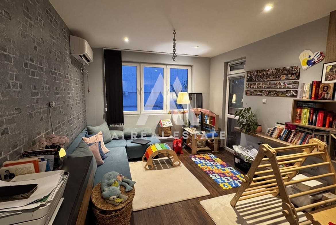 Тристаен апартамент с югоизточно изложение в гр. Плевен - 0