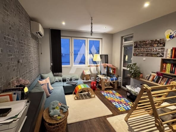 Тристаен апартамент с югоизточно изложение в гр. Плевен - 0