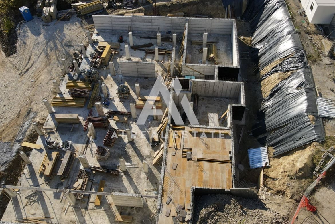 Тристаен в Саут Вю Резиденс - Дружба 1 - 0