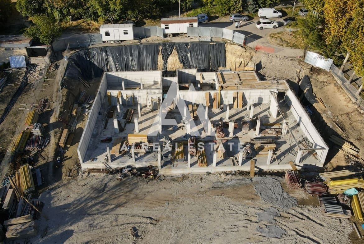 Тристаен в Саут Вю Резиденс - Дружба1 - 0