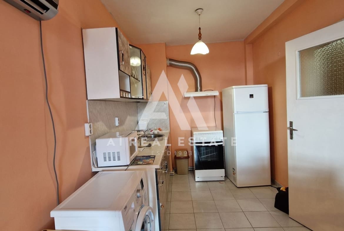 Дава под наем тристаен апартамент - 0