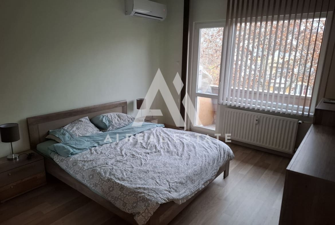 Двустаен апартамент в идеалния център - 0