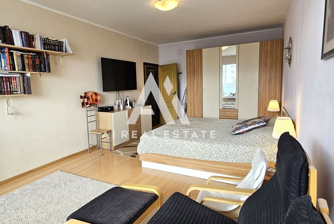 Слънчев двустаен апартамент в жк. Младост 4 - 0