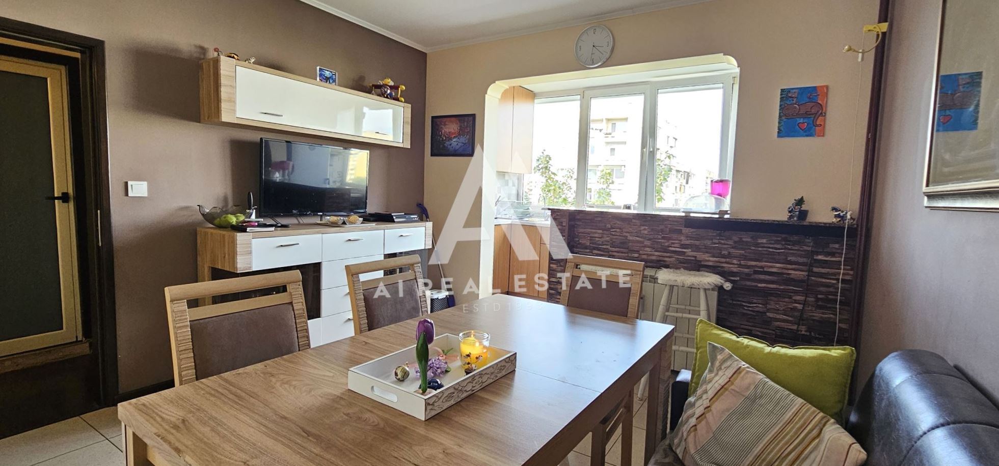 Слънчев двустаен апартамент в жк. Младост 4 - 0