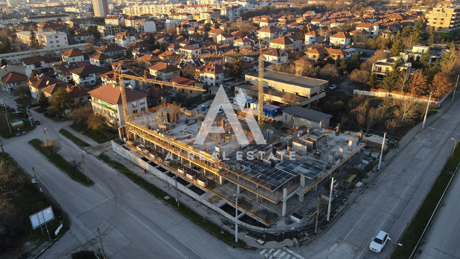 Тристаен апартамент в сграда UTOPIA - 0