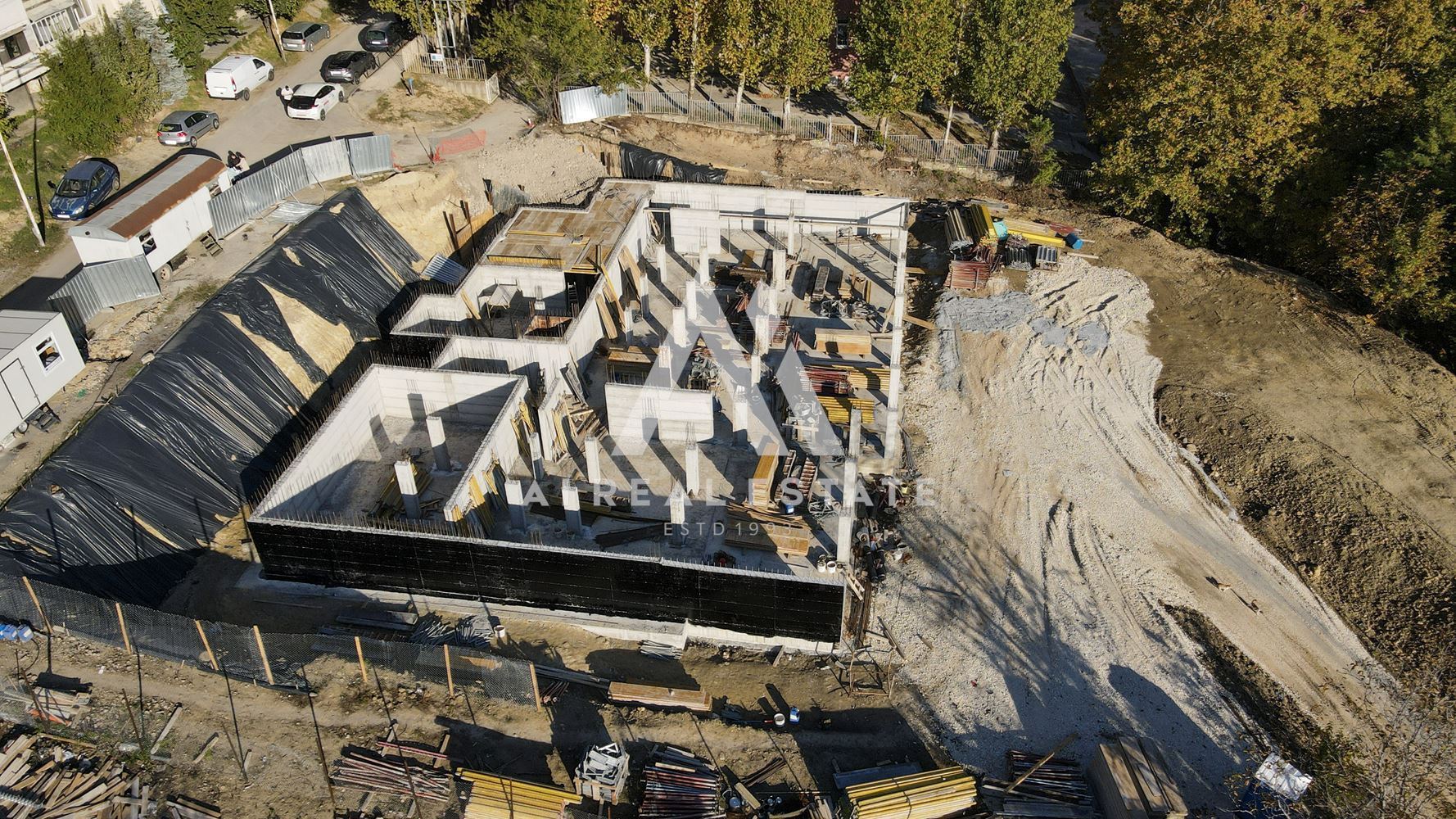 Тристаен в Саут Вю Резиденс - Дружба1 - 0