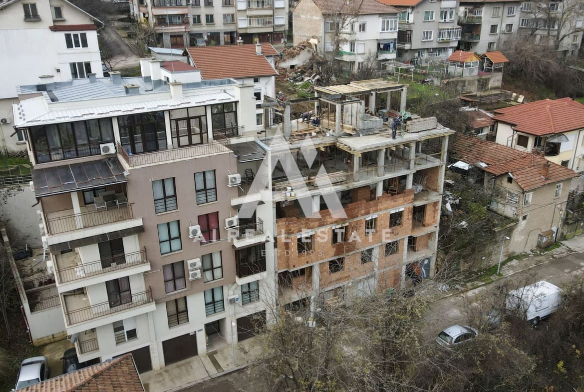 Двустаен апартамент в бутикова сграда Maison 19 - 0