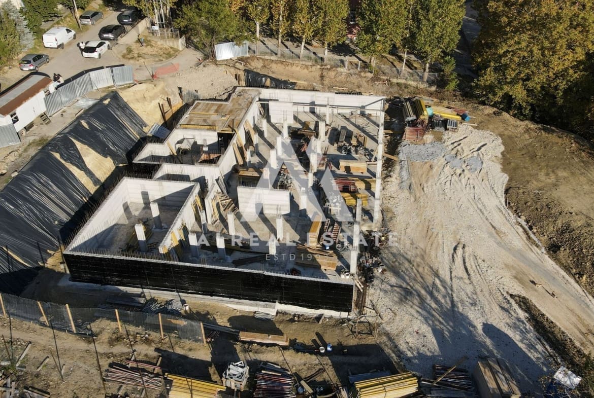 Тристаен в Саут Вю Резиденс - Дружба 1 - 0