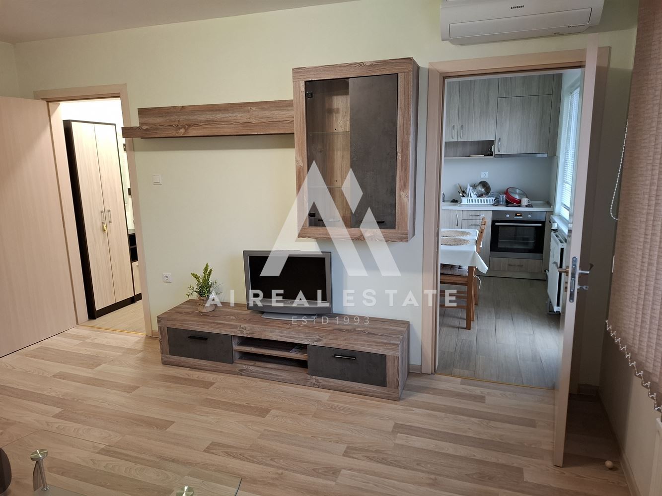 Двустаен апартамент в идеалния център - 0