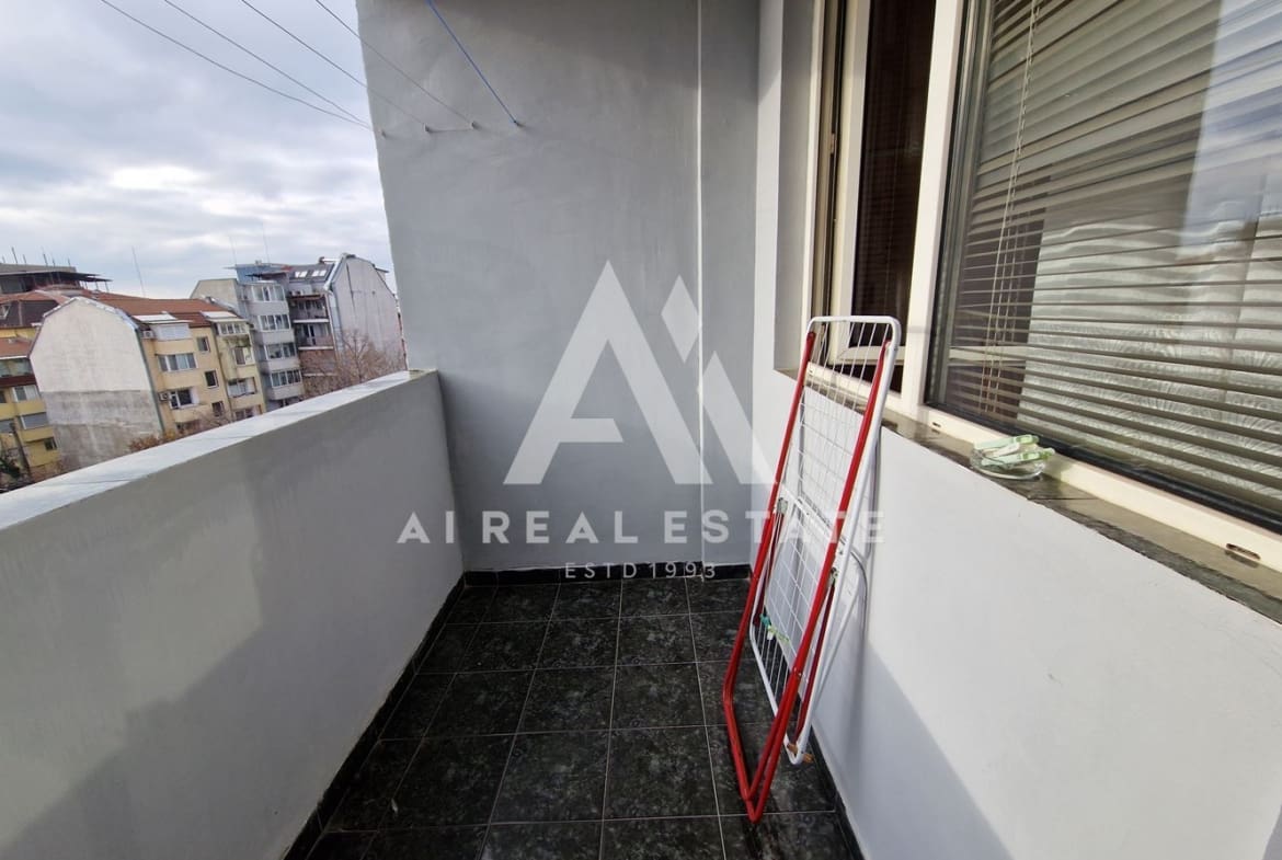 Дава под наем тристаен апартамент - 0